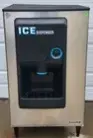 HOSHIZAKI DB-200H ICE DISPENSER 200lb STORAGE CAPACITY