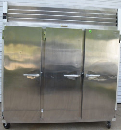 2018 TRAULSEN G31011 3 DOOR REACH IN FREEZER (3) SOLID DOORS